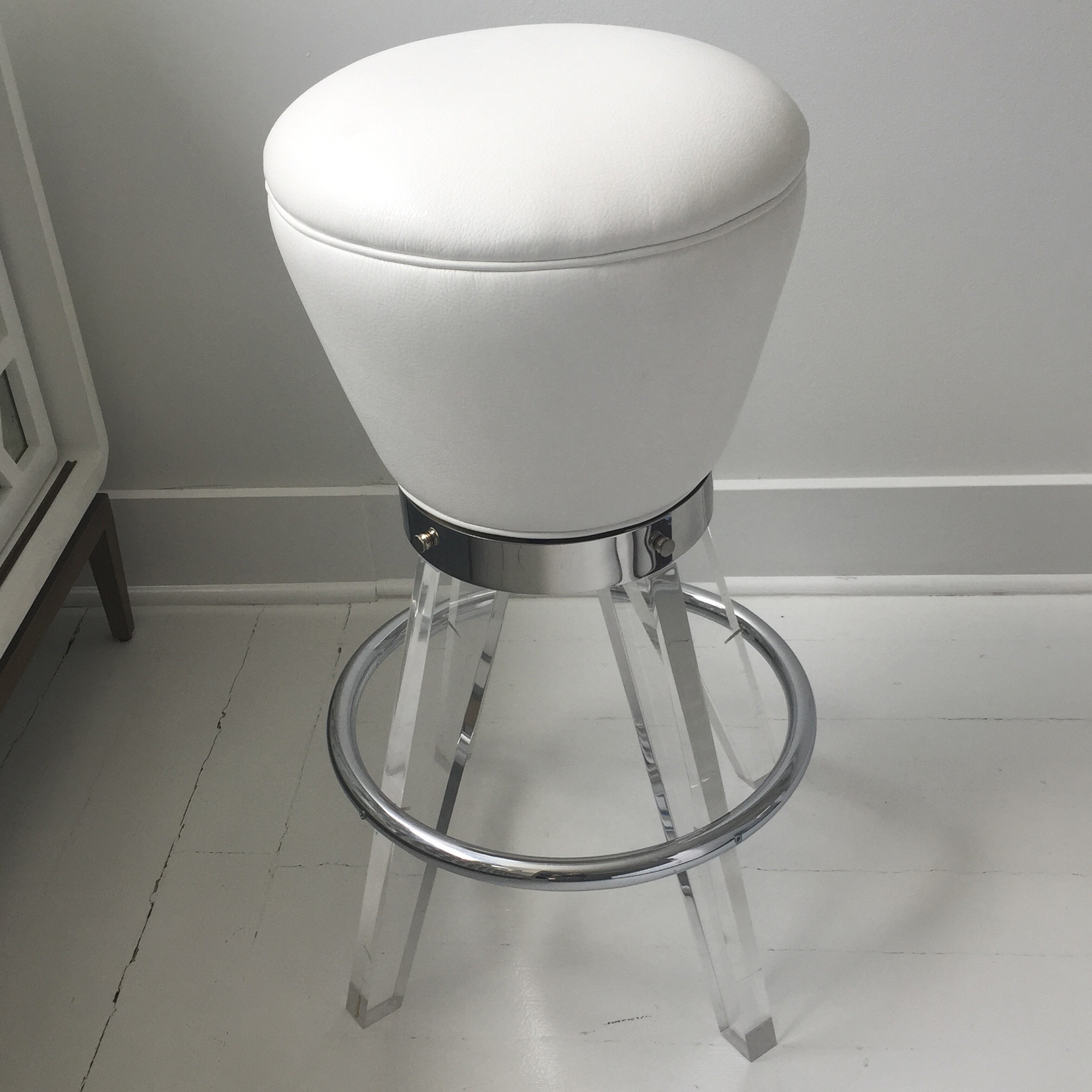 Gumdrop Swivel Barstool - Image 2