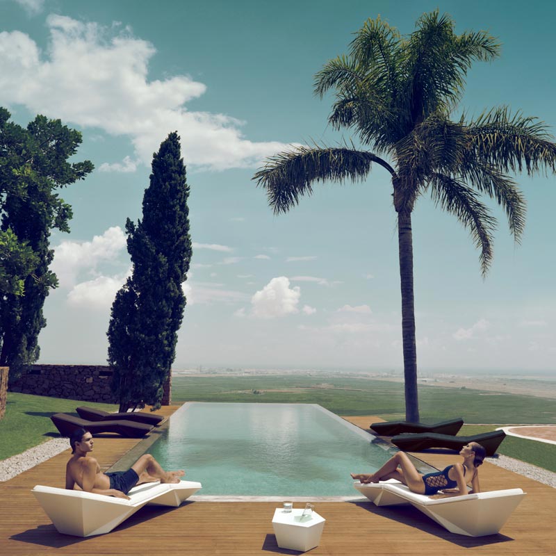 FAZ_Sun_Chaise_setting1_54008_VONDOM_VillaVici